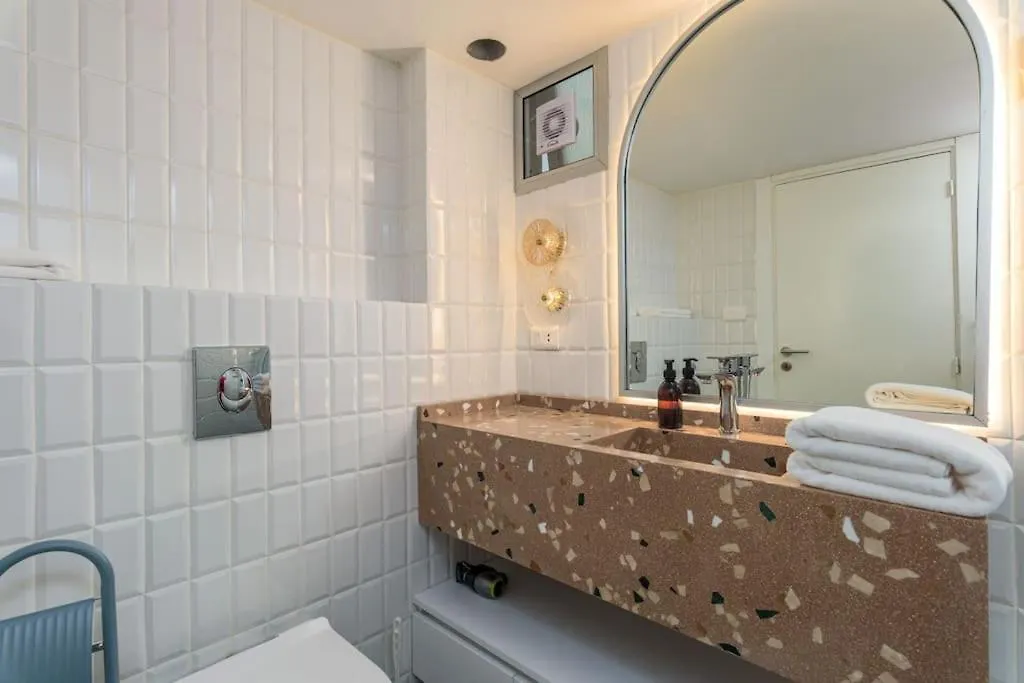 Lägenhet Perla'S 2-Br Apt In Mar Mikhael Beirut Libanon