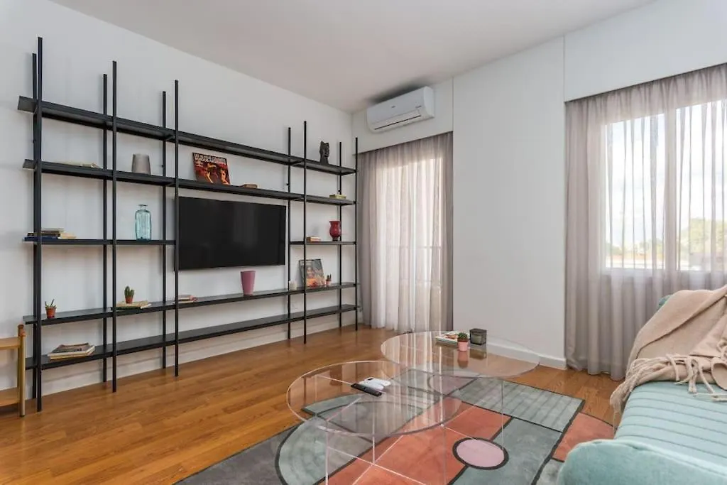 Perla'S 2-Br Apt In Mar Mikhael Beirute Apartamento